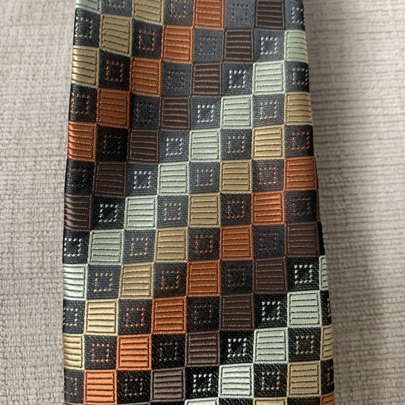 tie - Picture 5 of 13